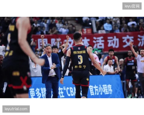 CBA联赛官方正通过小程序商城销售球员版装备，绕开经销商直接触达核心球迷群体
